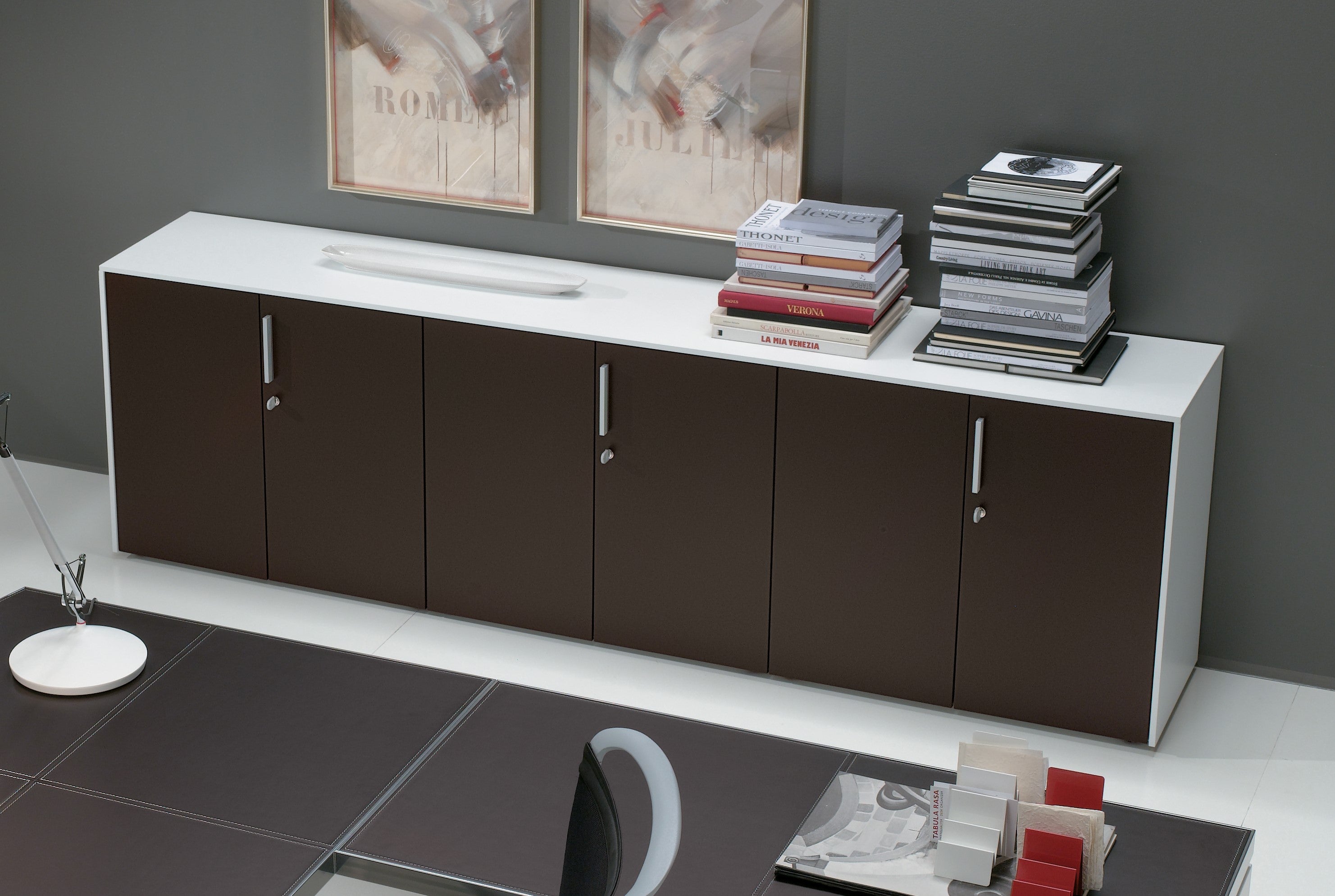 Supply of Ottanta Storage from Alea Italy, a premium office storage system with modern finishes, designed for functionality and elegance. Provided by a Top Office Furniture Supplier in Saudi Arabia and specified by a Top Interior Designer in Riyadh, it offers Italian quality for contemporary workplaces. توريد وحدة تخزين Ottanta من Alea إيطاليا للمكاتب العصرية، مقدم من أفضل مورد أثاث مكتبي في السعودية ومن اختيار أفضل مصمم داخلي في الرياض.