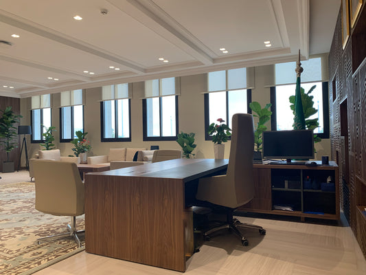 Modern executive office with custom wood desk, seating, and natural light at The Saudi Irrigation Organization – expertly designed by Atelier 21 KSA, Top Interior Designer, Office Designer, Furniture Supplier, and Fit-out Company in Saudi Arabia and Riyadh. مكتب إداري حديث مع مكتب خشبي مخصص وإضاءة طبيعية من تنفيذ مفن الرسام، أفضل مصمم داخلي، ومصمم مكاتب، ومورد أثاث، وشركة تنفيذ تشطيبات داخلية في السعودية والرياض. 6
