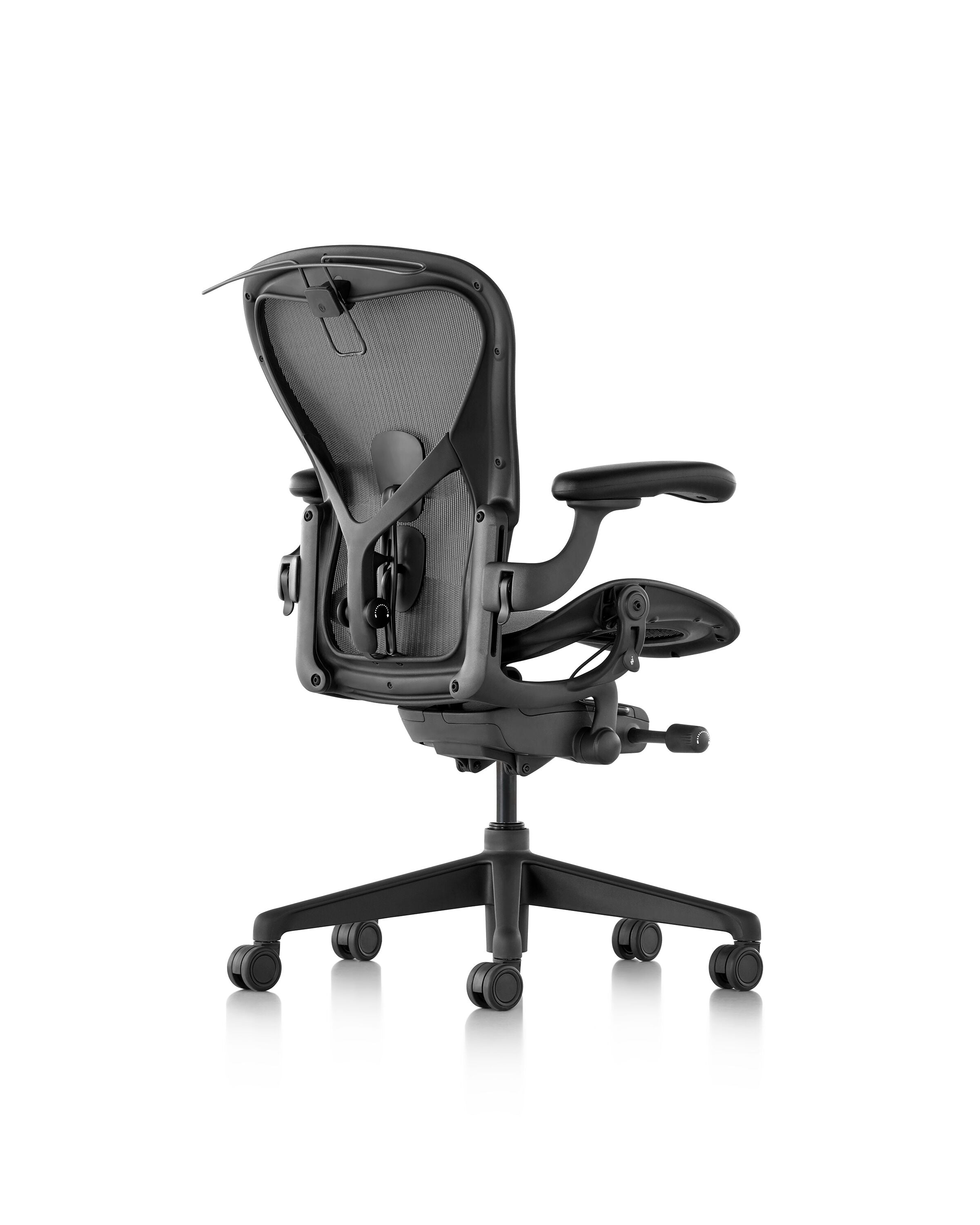 Aeron chair by Herman Miller USA iconic ergonomic task chair with breathable mesh, posture support, and fully adjustable features perfect for modern offices and executive workspaces available from Atelier 21 KSA, Top Interior Designer, Furniture Supplier, and Fit-out Company in Saudi Arabia and Riyadh.
كرسي Aeron من Herman Miller أمريكا  كرسي عمل مريح وأسطوري بظهر شبكي ودعم كامل للجسم، مثالي للمكاتب الحديثة – مقدم من مفن الرسام، أفضل مصمم داخلي، ومورد أثاث، وشركة تنفيذ تشطيبات داخلية بالسعودية والرياض