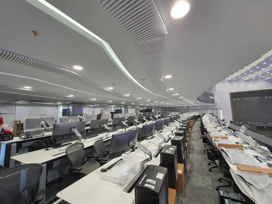 STC NOC Project in Riyadh showcasing a high-tech control room with ergonomic chairs and multi-monitor workstations by أفضل مورد أثاث مكتبي في الرياض. Designed by Atelier 21 KSA مفن الرسام، المشروع يعكس خبرة أفضل مصمم مكاتب في السعودية ضمن بيئة عمل متطورة تقدمها أفضل شركة تنفيذ تشطيبات داخلية في الرياض. 1