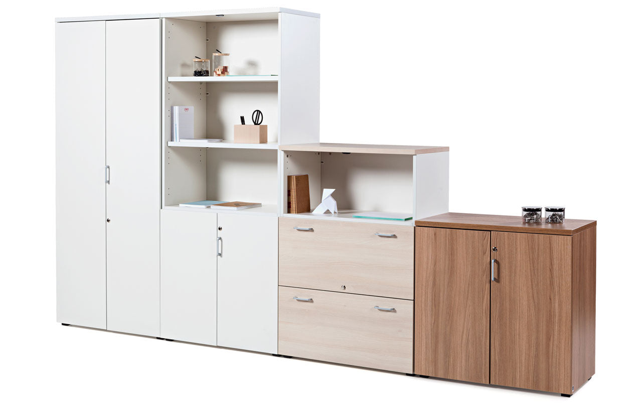 Modular storage units by Actiu Spain – flexible and space-efficient solutions for modern offices, with clean lines, customizable finishes, and integrated cable access – offered by Atelier 21 KSA, Top Interior Fit-out Company and Furniture Supplier in Saudi Arabia and Riyadh.
وحدات تخزين مرنة من Actiu إسبانيا – تصميم عملي وموفر للمساحة بخطوط نظيفة وتشطيبات متنوعة ووصلات مدمجة – مقدمة من مفن الرسام، أفضل مصمم داخلي، ومورد أثاث، وشركة تنفيذ تشطيبات في السعودية والرياض.