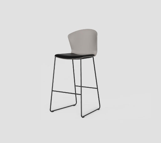 Whass Chair by Actiu | كرسي واس من أكتيو – A modern, versatile chair designed for comfort and flexibility. مثالي للمكاتب، قاعات الاجتماعات، والمناطق متعددة الاستخدام، ويتميز بتصميمه الأنيق وخفة وزنه. Known for its stackable structure and ergonomic form, this chair combines الابتكار في الأثاث المكتبي with جودة التصنيع الأوروبية. Widely used by أفضل شركة تأثيث مكاتب في السعودية for contemporary office spaces.